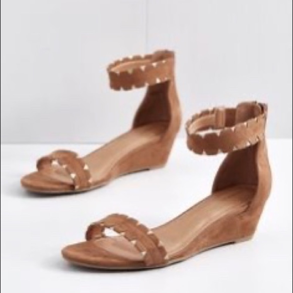 Report Macala Women’s Wedge Sandal
